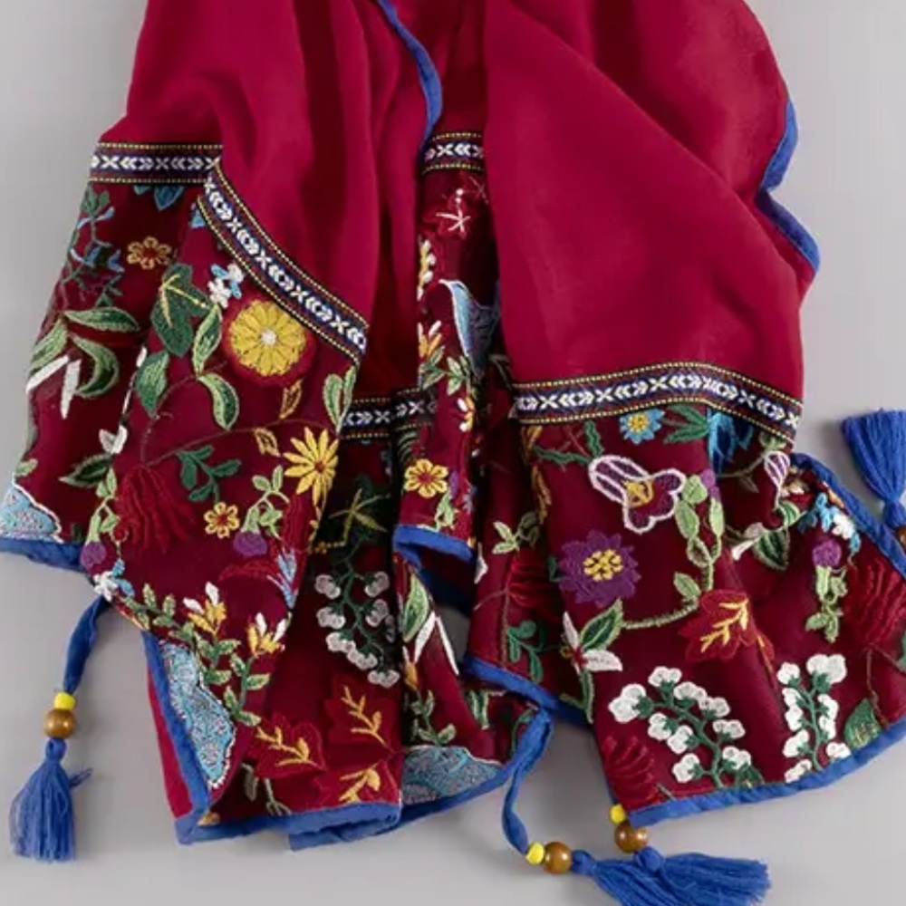 Embroidered scarfs - Picture 6 of 10
